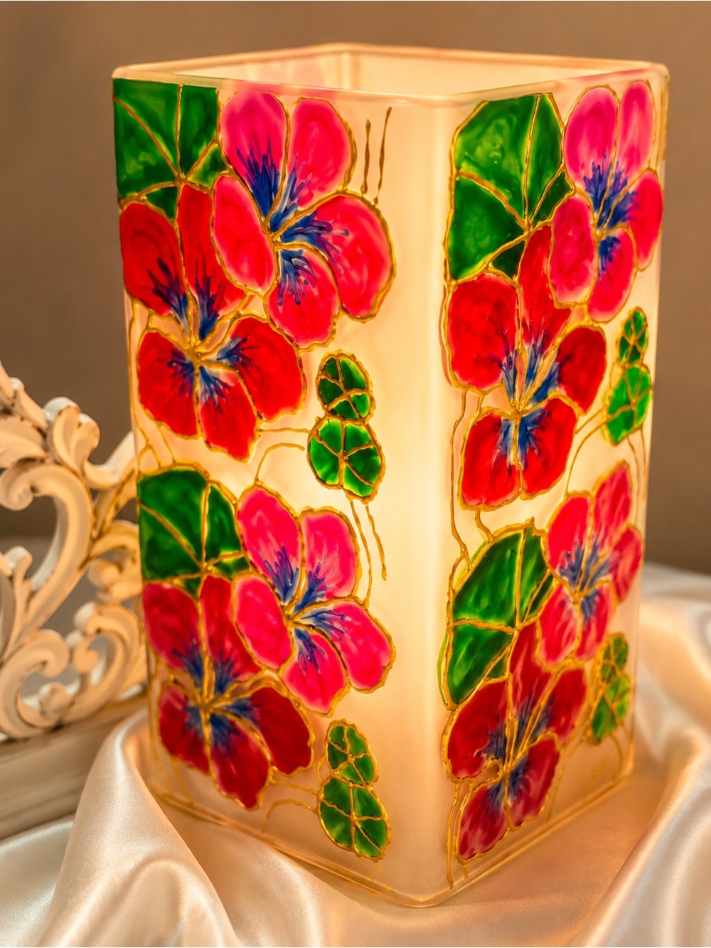 Hand-Painted Stained-Glass Lamp – Floral Design – Handmade in Canada – Unique Ar